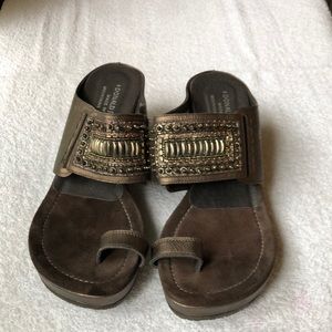 NWT! Donald J Pliner Brown Wedge Sandals